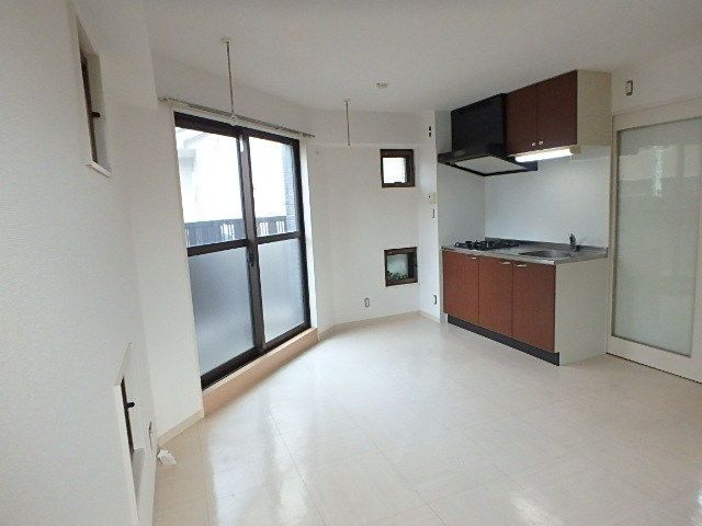 ��ʌ��������܎s��{��O���Q���ڂ̃}���V�����̋��ԁE���r���O