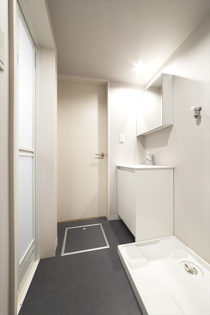 ��ʌ��������܎s�����擌��{�U���ڂ̃A�p�[�g�̐��ʏ�