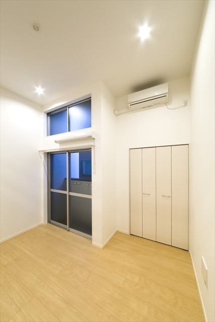 ��ʌ��������܎s�����擌��{�U���ڂ̃A�p�[�g�̂��̑������E�X�y�[�X