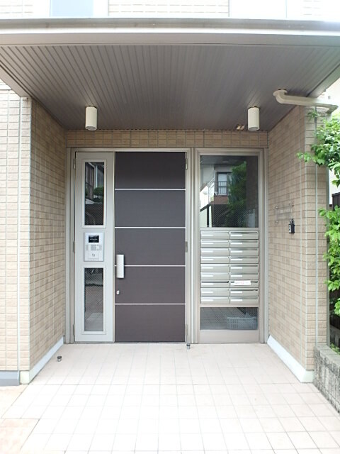 ��ʌ��������܎s��掭��܂Q���ڂ̃A�p�[�g�̃G���g�����X