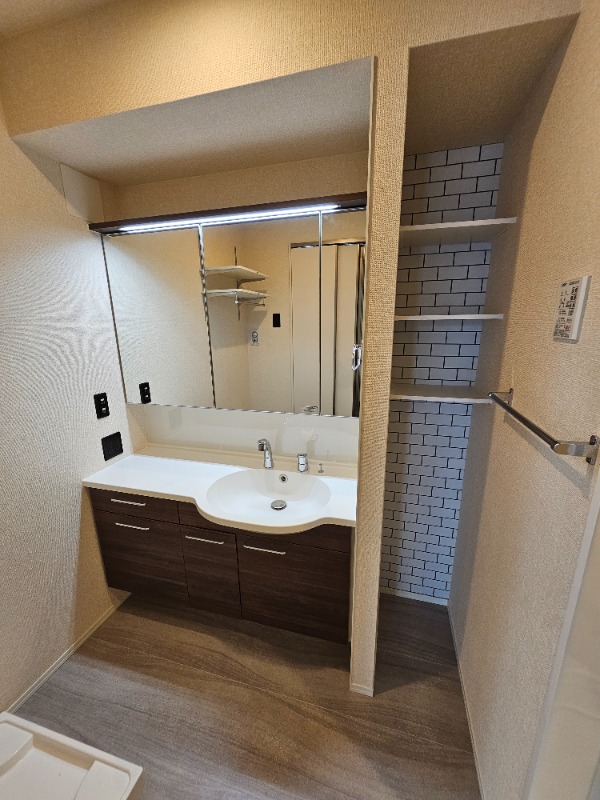 ��ʌ��������܎s��{��y�蒬�R���ڂ̃A�p�[�g�̐��ʏ�