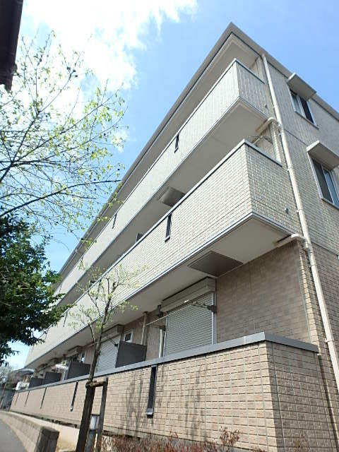 ��ʌ��������܎s������{�����R����11-8�̃A�p�[�g�̌����O��