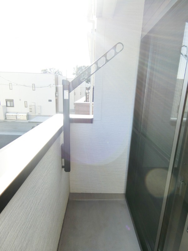 ��ʌ��@�c�s���m�؂S���ڂ̃e���X�n�E�X�̃o���R�j�[