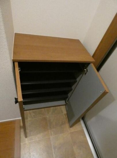 ��ʌ������s�����U���ڂ̃A�p�[�g�̌���