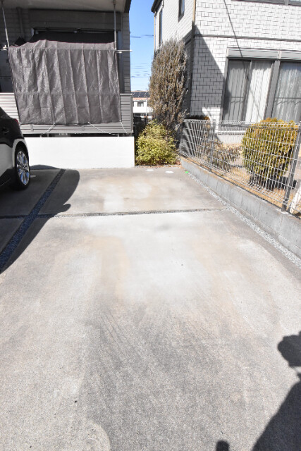 ��ʌ��z�J�s���C�N�^�E���Q���ڂ̃}���V�����̒��ԏ�