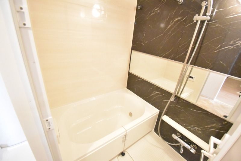 ��ʌ��������܎s��{��y�蒬�Q���ڂ̃}���V�����̃o�X