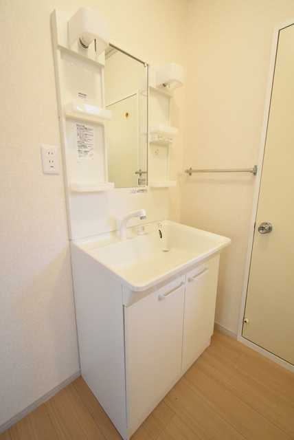 ��ʌ��������܎s����{�O���̃A�p�[�g�̐��ʏ�