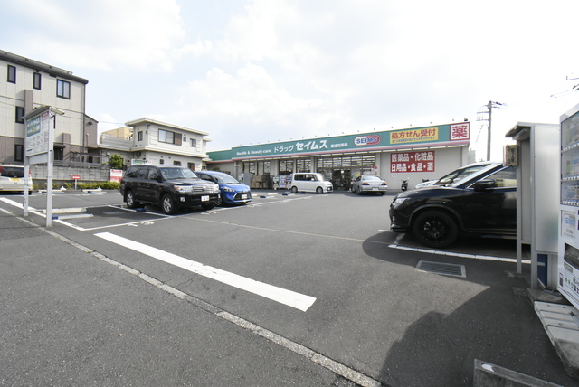 ��ʌ�����s����T���ڂ̃A�p�[�g�̎���