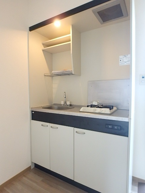 ��ʌ��������܎s��{�捂�@���Q���ڂ̃A�p�[�g�̃L�b�`��