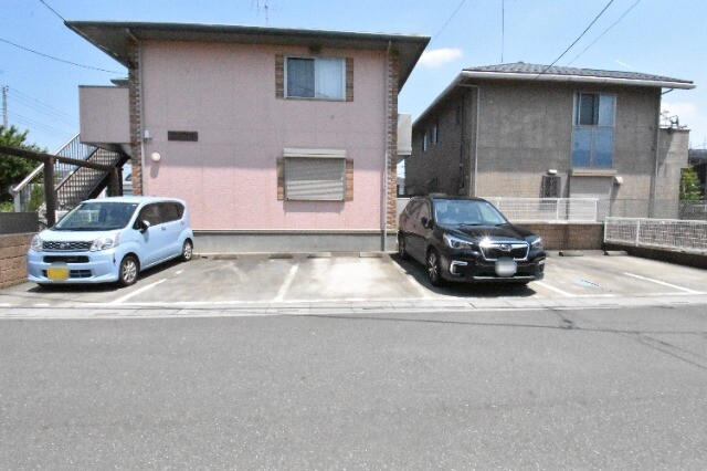 ��ʌ������s��ʖ�̃A�p�[�g�̒��ԏ�