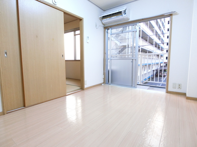 ��ʌ��������܎s�����擌��{�V���ڂ̃}���V�����̋��ԁE���r���O