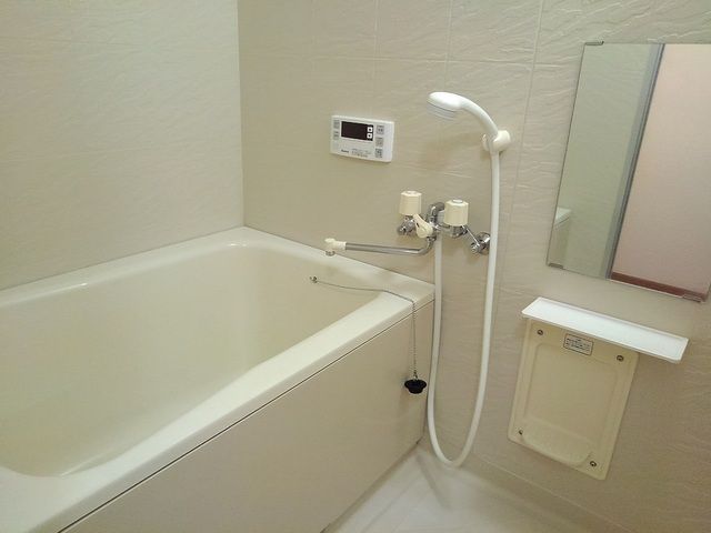 ��ʌ������s���h�Q���ڂ̃A�p�[�g�̃o�X