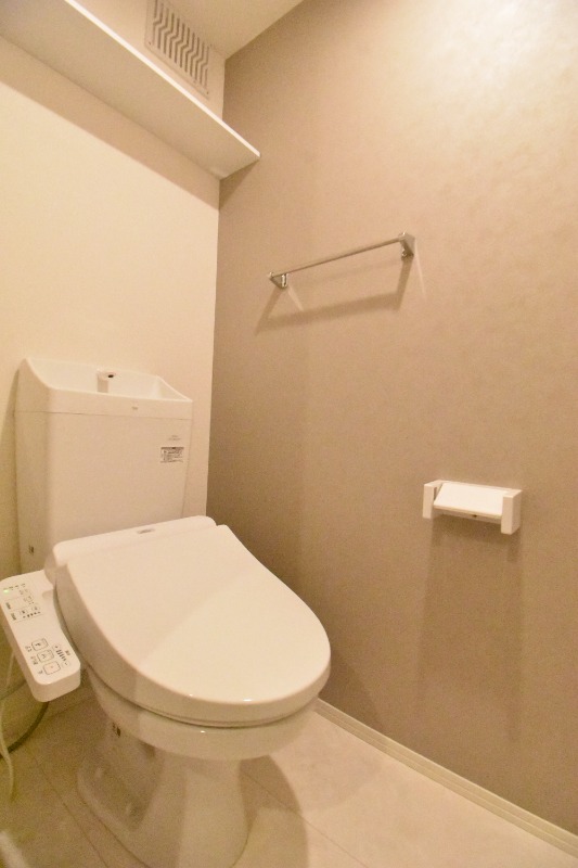 ��ʌ������s�V�����X���ڂ̃A�p�[�g�̃g�C��