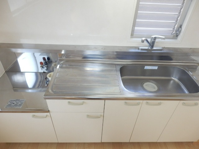 ��ʌ��������܎s�Y�a�捂���S���ڂ̃}���V�����̃L�b�`��