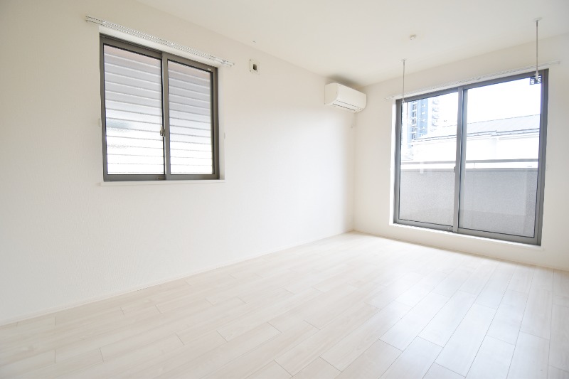 ��ʌ��������܎s�Y�a��̉ƂR���ڂ̃}���V�����̋����E���r���O