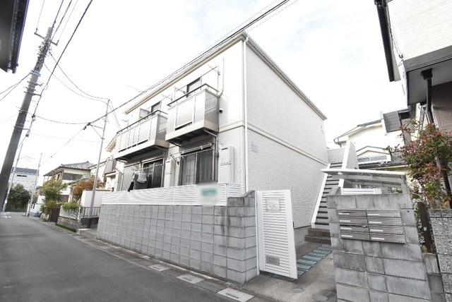 ��ʌ��������܎s�k����i���Q���ڂ̃A�p�[�g�̌����O��