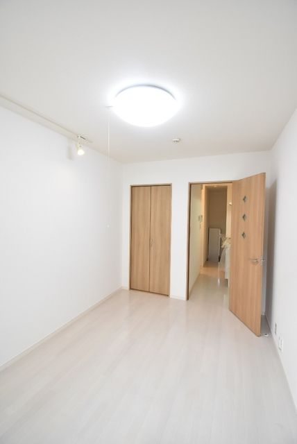 ��ʌ��������܎s�k����i���Q���ڂ̃A�p�[�g�̋��ԁE���r���O