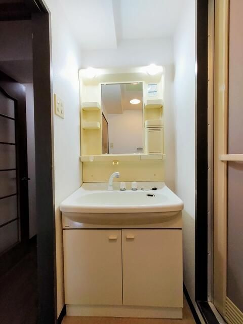 ��ʌ��������܎s��{��㏬���̃}���V�����̐��ʏ�