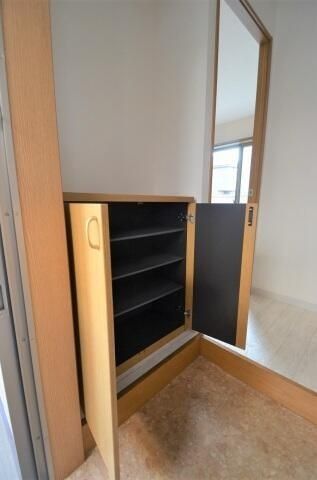 ��ʌ��������܎s�΋擌�Y�a�U���ڂ̃A�p�[�g�̌���