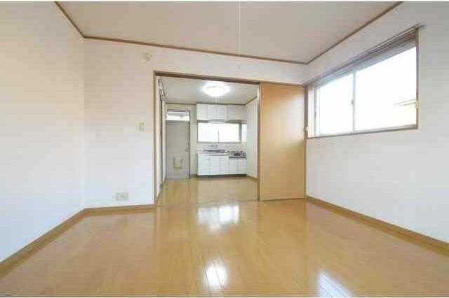 ��ʌ��@�c�s���R���ڂ̃A�p�[�g�̋��ԁE���r���O