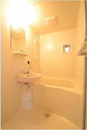 ��ʌ��@�c�s���R���ڂ̃A�p�[�g�̃o�X