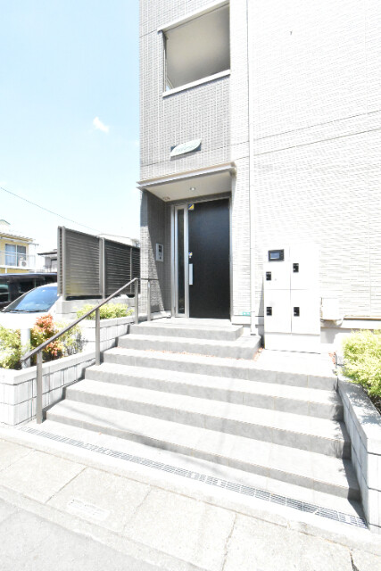 ��ʌ������s�ٓV�P���ڂ̃A�p�[�g�̃G���g�����X