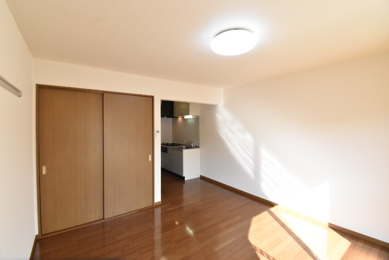 ��ʌ�����s�Ŕ�m�܂Q���ڂ̃A�p�[�g�̂��̑������E�X�y�[�X