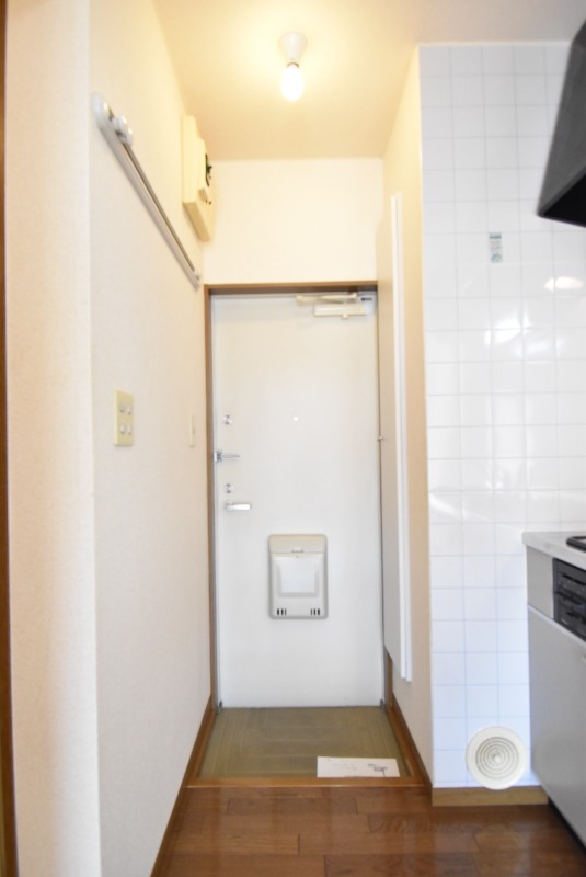 ��ʌ�����s�Ŕ�m�܂Q���ڂ̃A�p�[�g�̌���