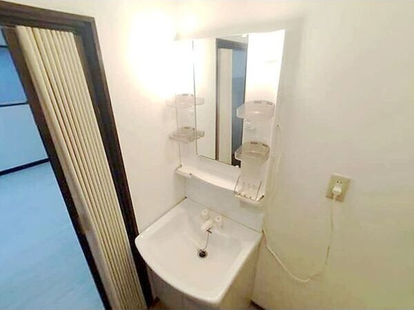 ��ʌ��k�����S�ɓޒ��h�U���ڂ̃A�p�[�g�̐��ʏ�