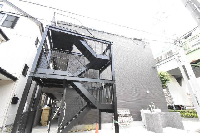 ��ʌ��������܎s������{�����Q���ڂ̃A�p�[�g�̌����O��