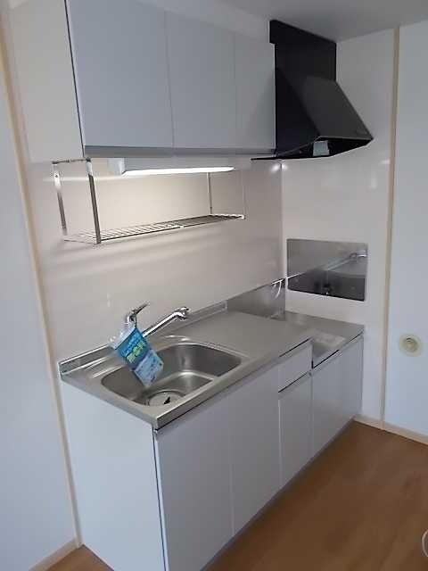 ��ʌ�����s�厚���s�̉Ƃ̃A�p�[�g�̃L�b�`��