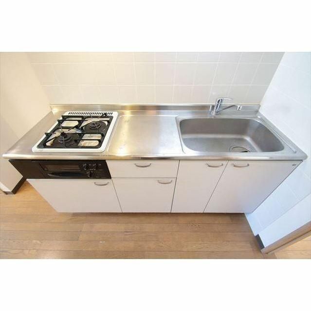 ��ʌ��������܎s�Y�a��j���J�S���ڂ̃}���V�����̃L�b�`��