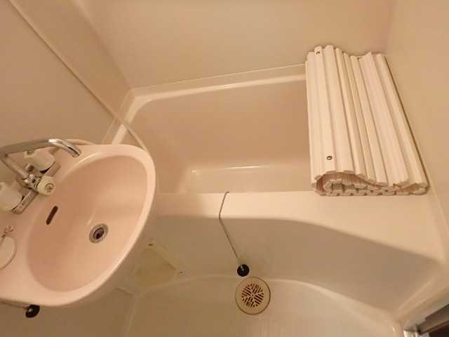 ��ʌ��������܎s��{���咬�R���ڂ̃A�p�[�g�̃o�X