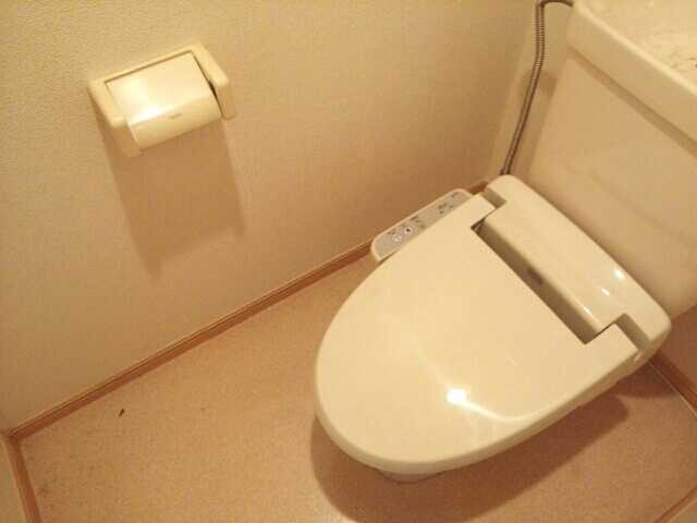 ��ʌ�����s�厚���s�̉Ƃ̃A�p�[�g�̃g�C��