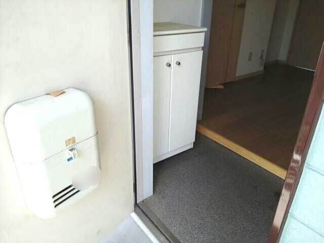 ��ʌ�����s�厚���s�̉Ƃ̃A�p�[�g�̌���