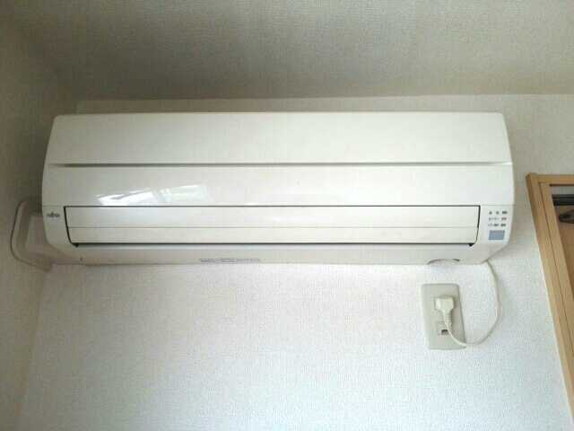 ��ʌ�����s�厚���s�̉Ƃ̃A�p�[�g�̂��̑��ݔ�