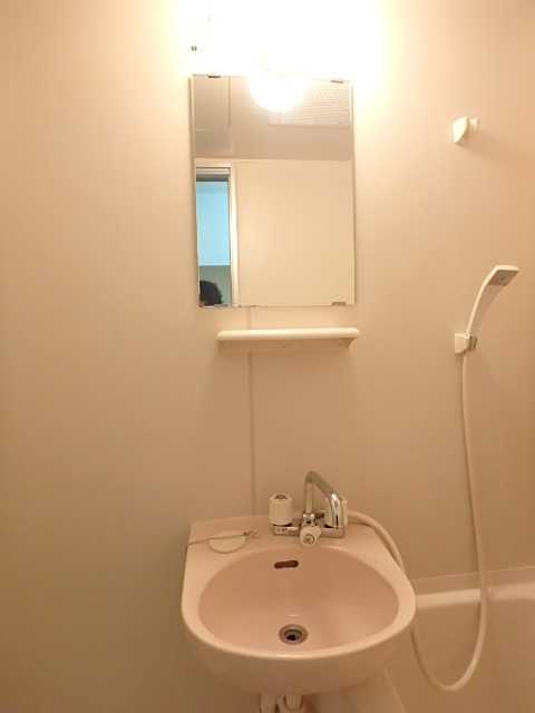 ��ʌ��������܎s��{���咬�R���ڂ̃A�p�[�g�̐��ʏ�