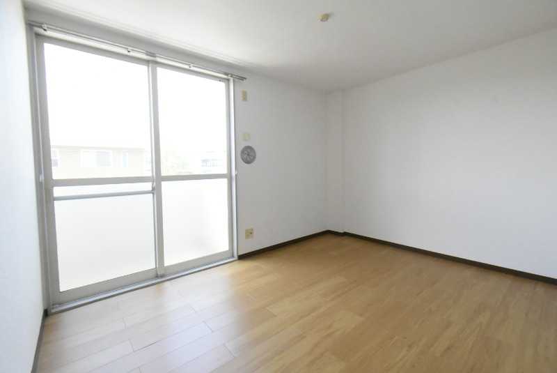 ��ʌ������s���v��̃A�p�[�g�̋��ԁE���r���O