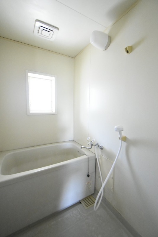 ��ʌ������s���v��̃A�p�[�g�̃o�X