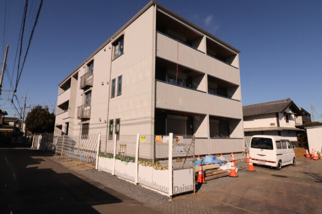 ��ʌ��������܎s�΋�厚�����̃A�p�[�g�̌����O��