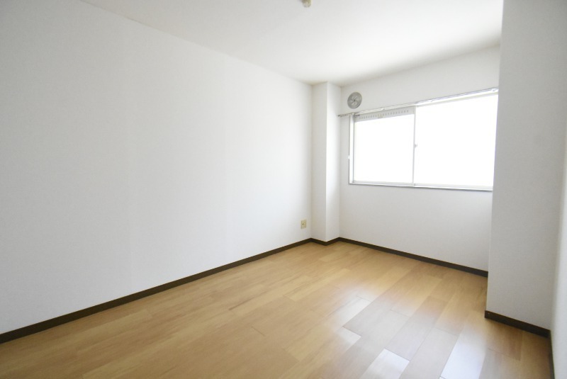 ��ʌ������s���v��̃A�p�[�g�̂��̑�