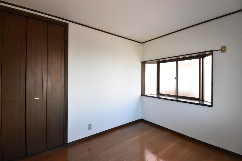 ��ʌ�����s�����P���ڂ̃A�p�[�g�̋��ԁE���r���O