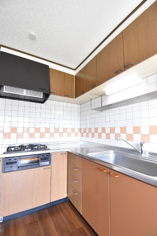 ��ʌ�����s�����P���ڂ̃A�p�[�g�̃L�b�`��