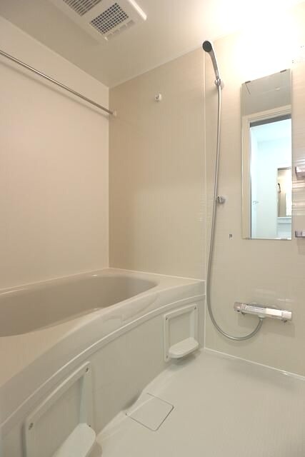 ��ʌ��������܎s�����擌��{�Q���ڂ̃A�p�[�g�̃o�X