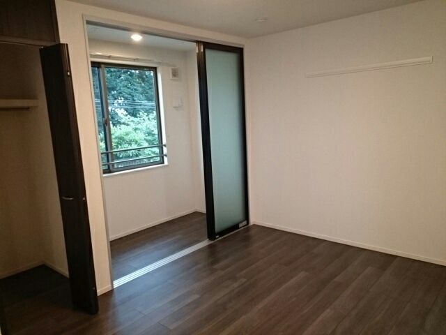 ��ʌ��������܎s�k����i���R���ڂ̃A�p�[�g�̋��ԁE���r���O