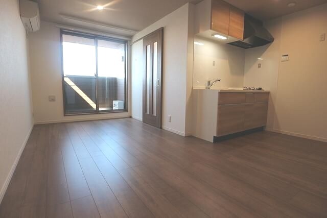 ��ʌ��������܎s�����擌��{�Q���ڂ̃A�p�[�g�̂��̑������E�X�y�[�X