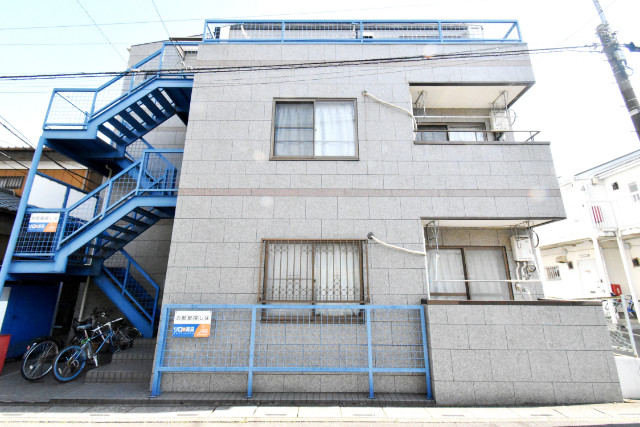 ��ʌ��������܎s��{��听���P����549-1�̃}���V�����̌����O��