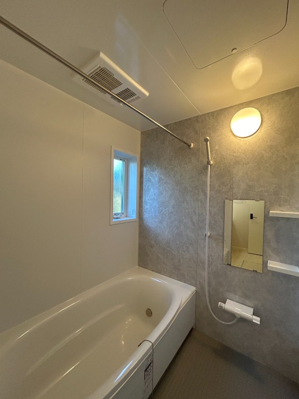 ��ʌ��������܎s����厚�w��̃e���X�n�E�X�̃o�X