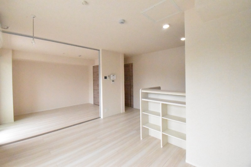 ��ʌ��������܎s�΋�����T���ڂ̃A�p�[�g�̋��ԁE���r���O