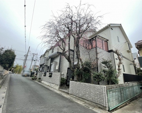 ��ʌ��������܎s�k��y�C���Q����4-10�̃A�p�[�g�̌����O��